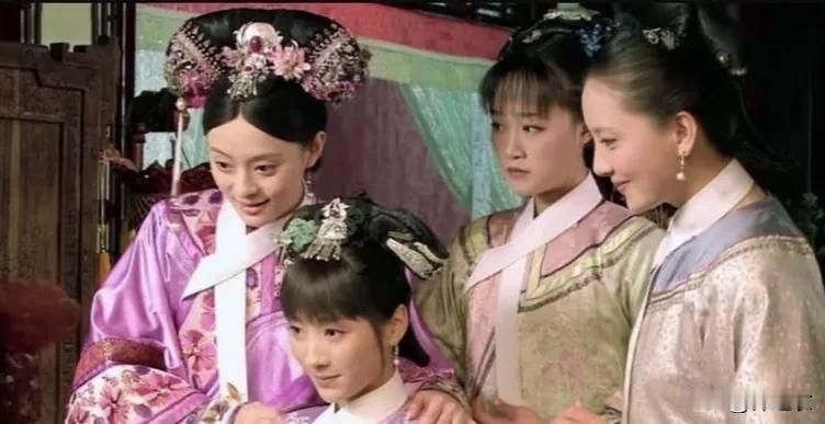 安陵容对甄嬛的嫉妒不是短时间形成的，因为她一开始是羡慕甄嬛，因为安陵容入选后没地