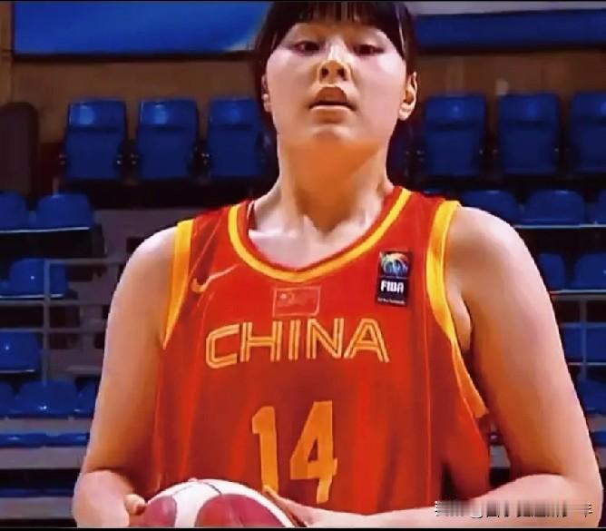 女篮世界杯资格赛：
  中国队VS比利时队。
  重点欣赏我们如何空中作业，王思