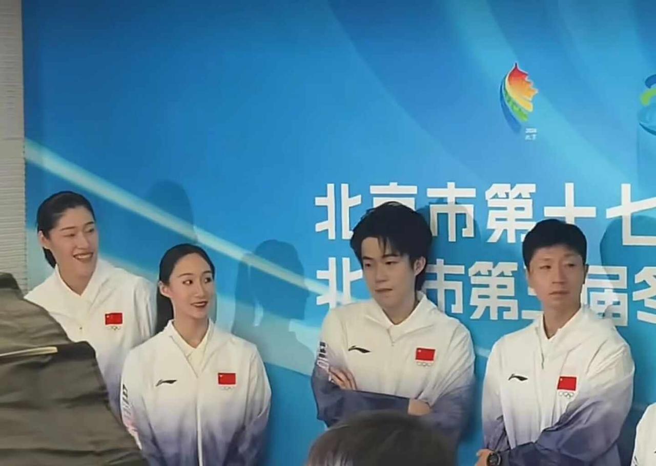 耶耶出现🦁
头头出席北京市运会开幕式，没有不帅的义务！
王楚钦