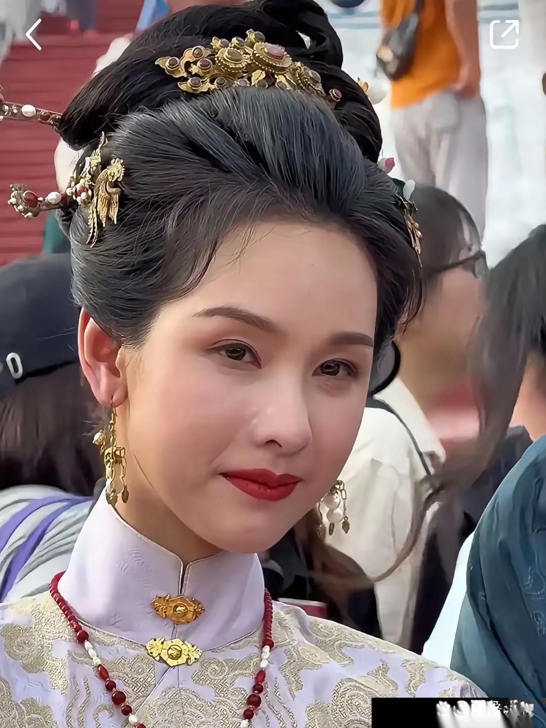 陈都灵脸上变化好大，美颜也遮不住，真让人吃惊 ​​​