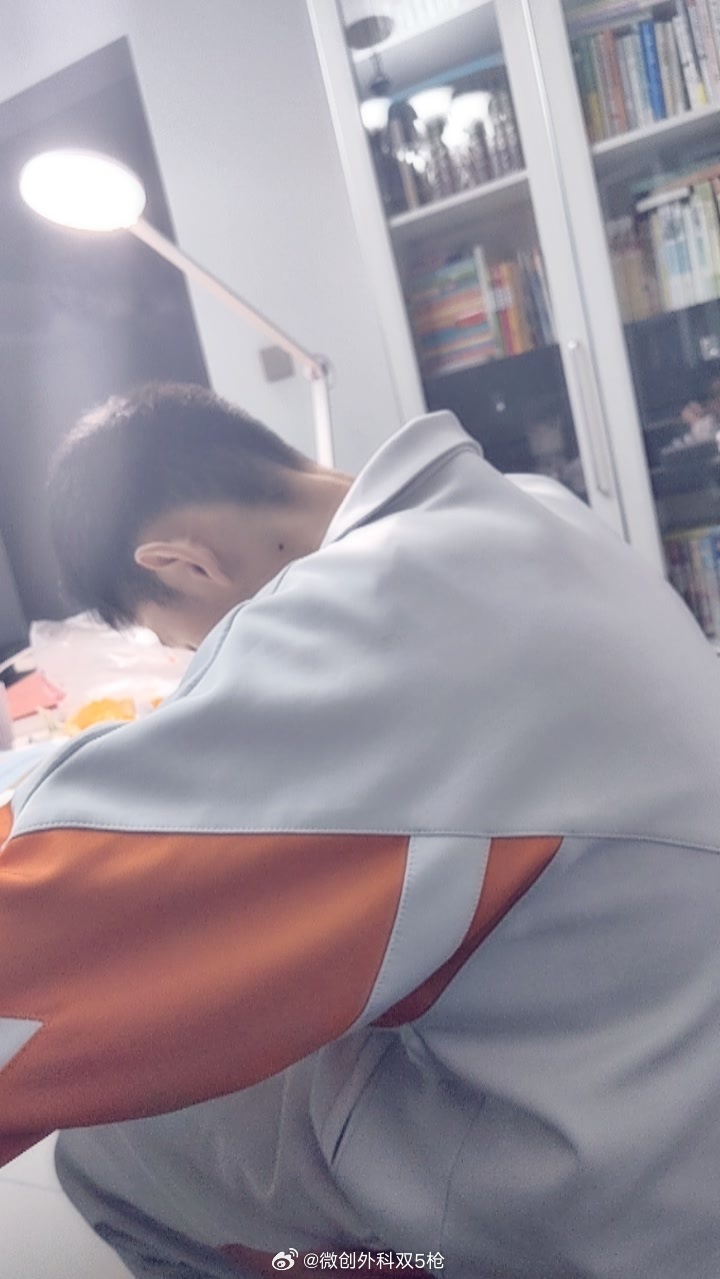 我行遍世间所有的路，逆着时光行走，只为今生与你邂逅。看到仓央嘉措惊艳的短句，容易