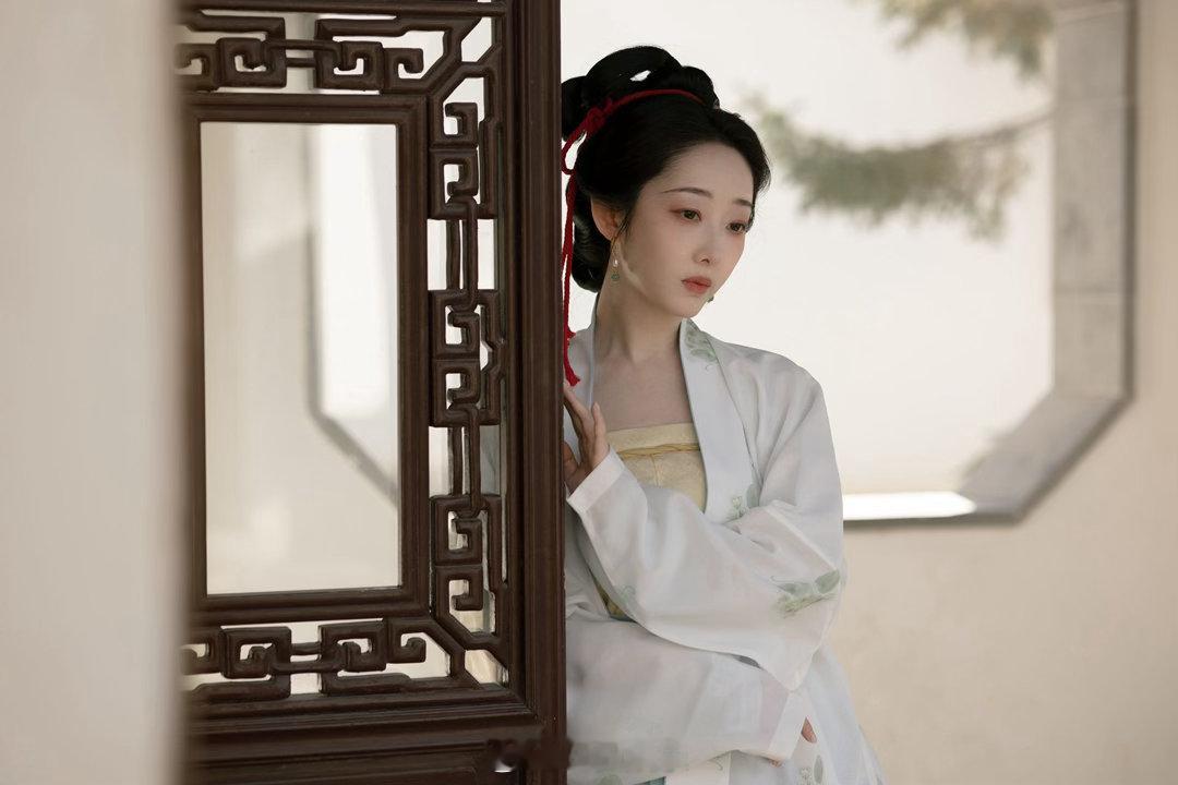 蒋梦婕李清照既视感蒋梦婕李清照相似度好高 蒋梦婕这个李清照扮相我直接看呆！素雅罗