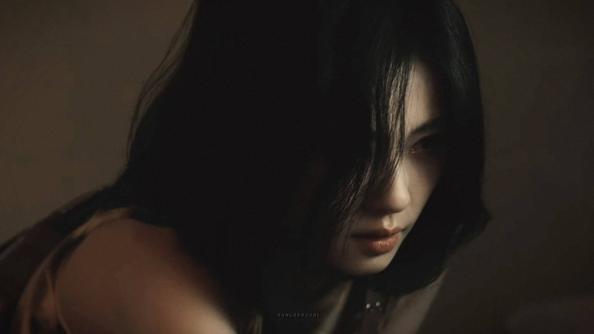 王韵娜从黑暗里走出来好像一条蛇啊🐍带感…….·白鹿 开到荼蘼杀青 ​​​