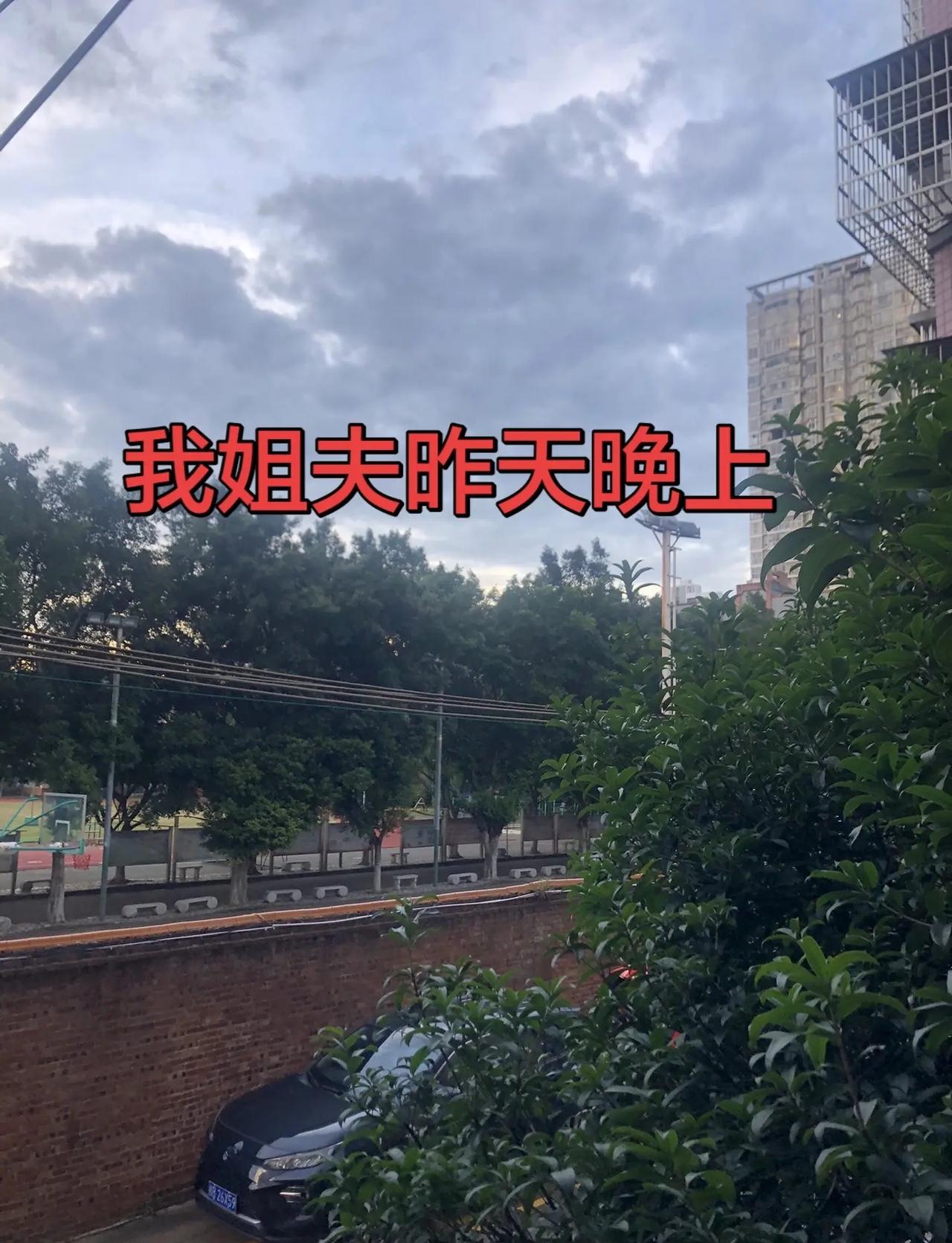满心期待的绝杀最终落空，马刺没能守住主场，不敌尼克斯，季后赛0-2落后，年轻总要