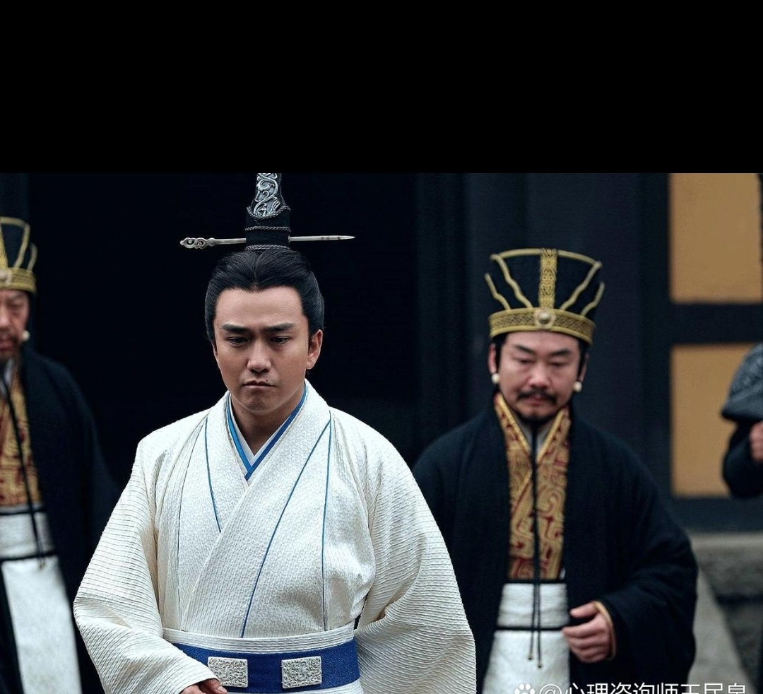曹操问杨修：你知道你有多讨厌吗？曹操：我和你谁聪明？杨修：我。曹操：我的心思你是