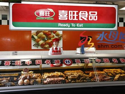 菜价鸡鸭鱼肉价都随行就市，有涨有跌，唯独喜旺肉食很牛，牛得不讲理。为什么这么说呢