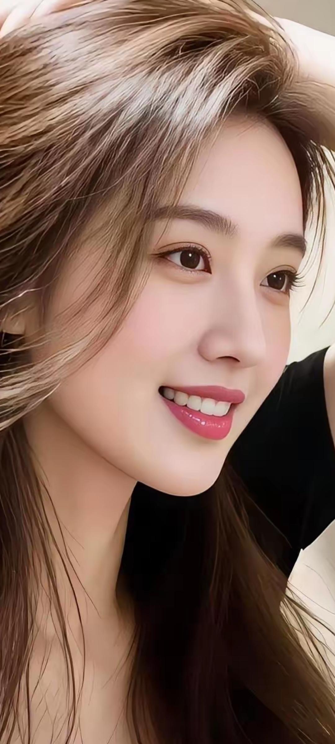 温柔微笑，元气满满的一天！😊✨