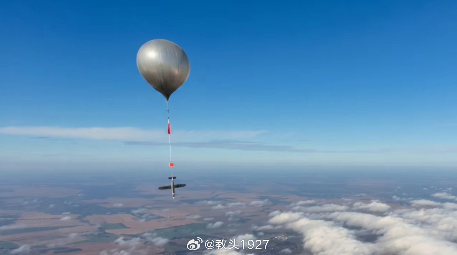 乌克兰最新打击武器令人意想不到——气球。这些随风飘入俄罗斯境内的气球最初被用来诱