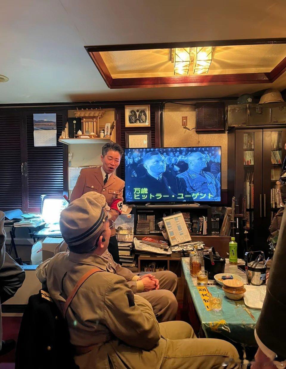 据网友供稿：日本有一场 2025 年的年终聚会。 