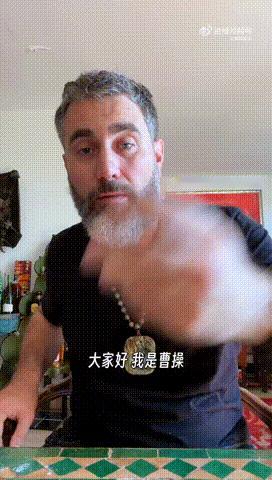 欢迎来龙餐馆看哭美国老外本以为是沈腾喜剧，进场之后全程不敢放松，战争撕碎普通人安