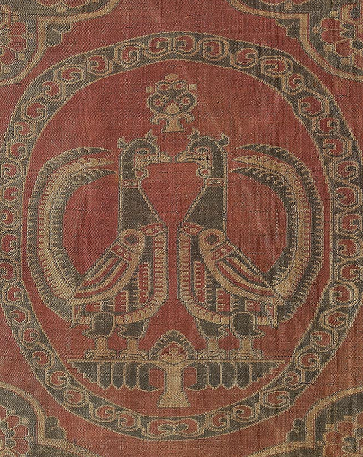 古董商Christian Deyd经手的13世纪残损的西域至中亚地区对鸟纹织锦 