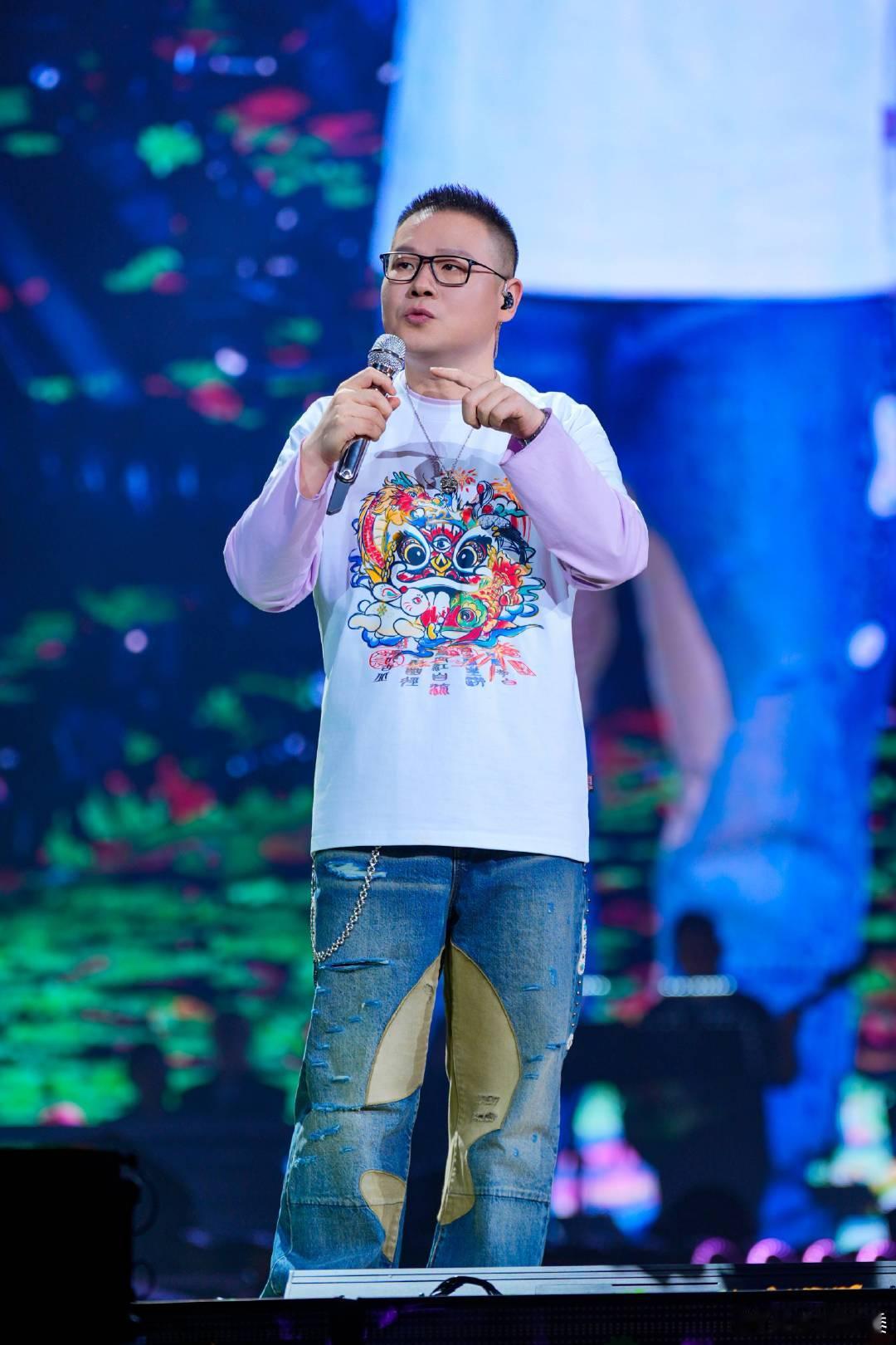 德云三十载山西千古韵德云社30年从小剧场走到体育场纪念德云社成立三十周年，太原集
