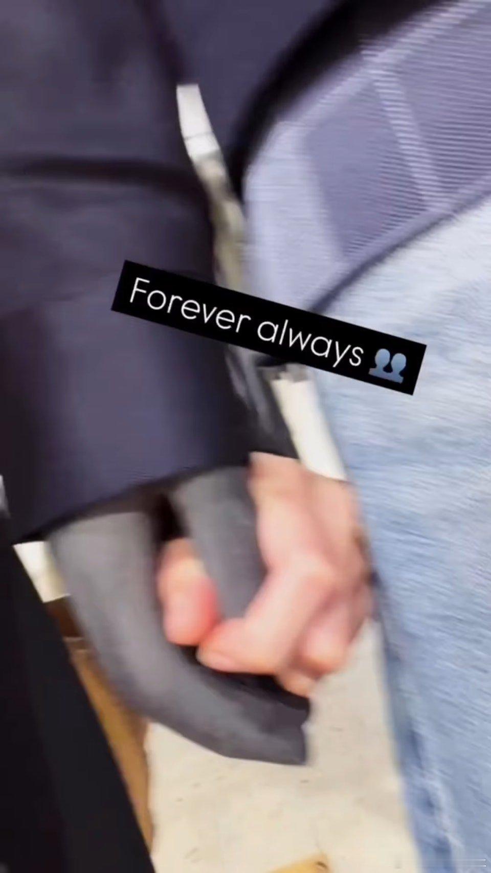 蔡思貝（Sisley）早前將IG簡介上聯絡人電話刪去，惹來離巢TVB疑雲。粗略一