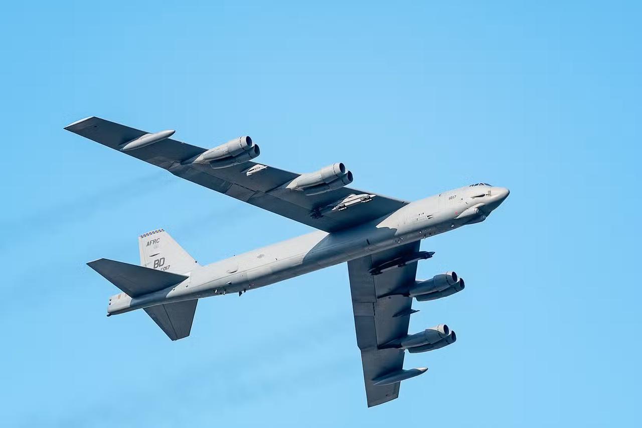 时隔44年最惨坠机！B-52H坠毁8人遇难，486亿美元升级计划直接踩刹车

2