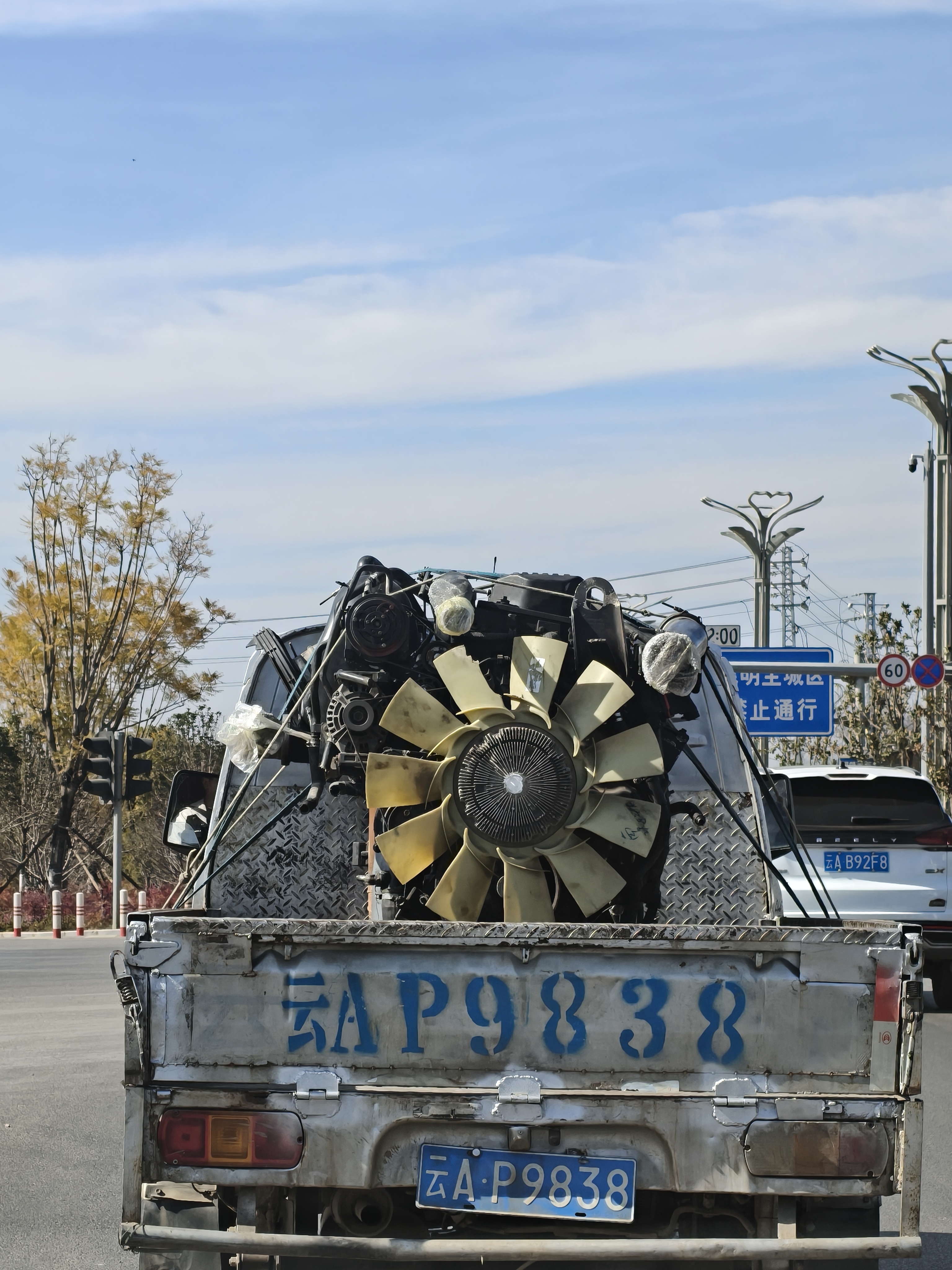 克莱斯勒300C还是太唬人了，图4这个谁来鉴定一下是什么机头