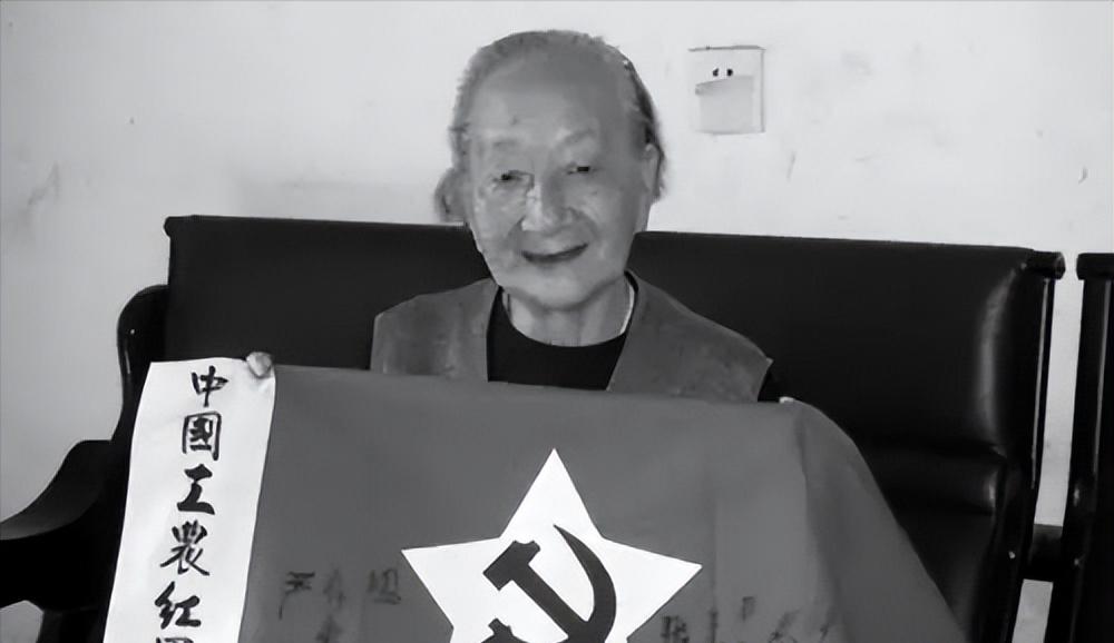 1962年春天，朱德元帅和康克清回到阔别多年的井冈山，途中，康克清突然问起一个人