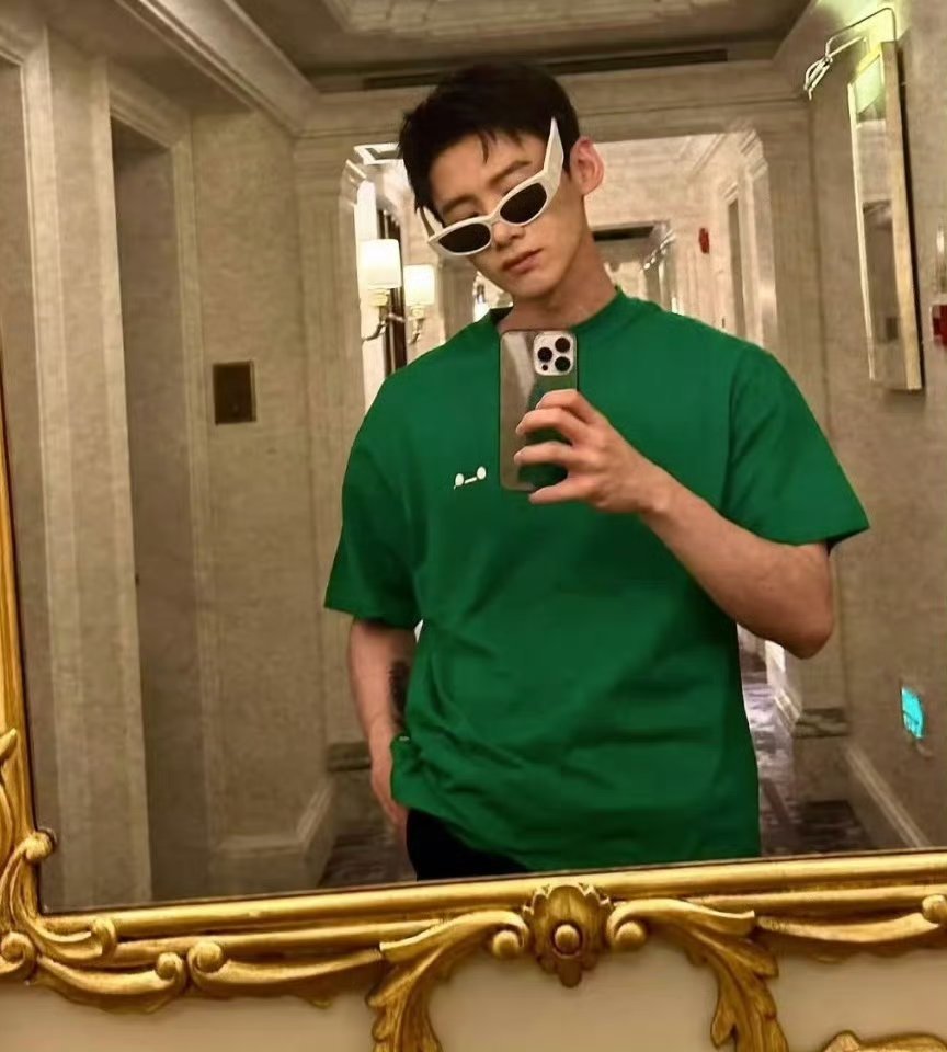 白敬亭潮牌质量 这次衣服出这样的问题确实有点意外，希望看到后续品牌积极处理和改进