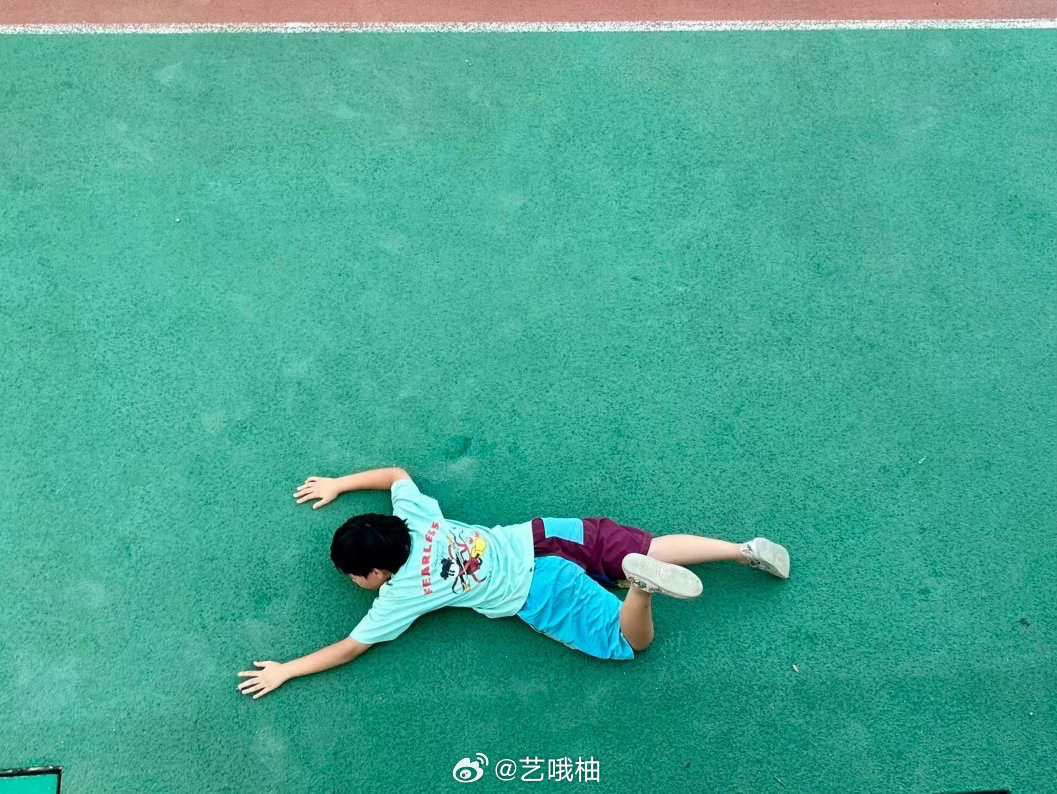 柚子哥哥暑假第29天的plog～疯狂的哥、放荡不羁的弟～每一天，都在带娃！带娃！