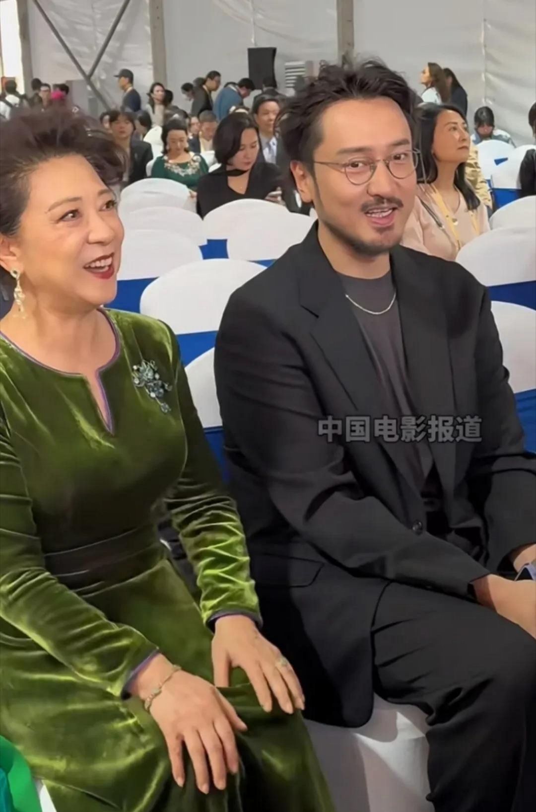 觉得75岁的刘晓庆保养得够好了，想不到76岁的王馥荔保养得更棒，真是一山更有一山