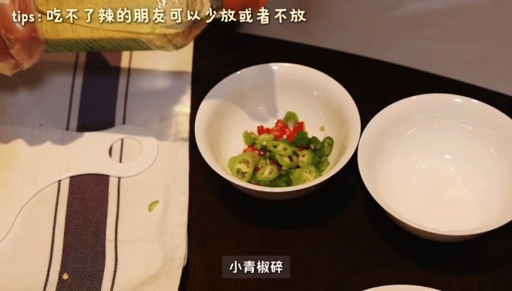 关晓彤的蘸料蘸鞋底都好吃 厨房新手撑场面神器！厨艺不够～蘸料来凑！！不会炒菜不会