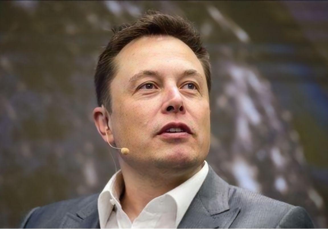 马斯克发出震撼预言，语出惊人！他说：“在未来，世界上或会有300亿-500亿台人