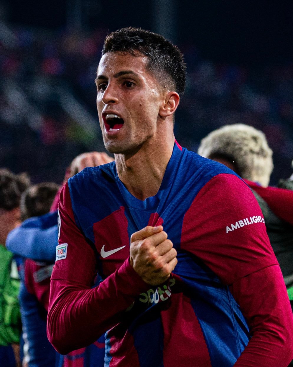 欢迎回家❤️💙📊坎塞洛在巴塞罗那生涯： 👕 42场比赛共计3322分钟 ⚽