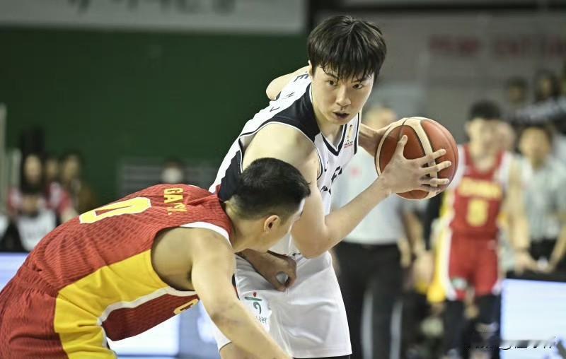 李贤重谈两胜中国男篮：

“我们做到了。”

“中国队是很棒的对手。”

“能够