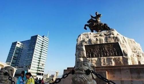 蒙古国肠子都悔青了，当初独立的心有多决绝，如今面对现实，就有多后悔！
 
十年前