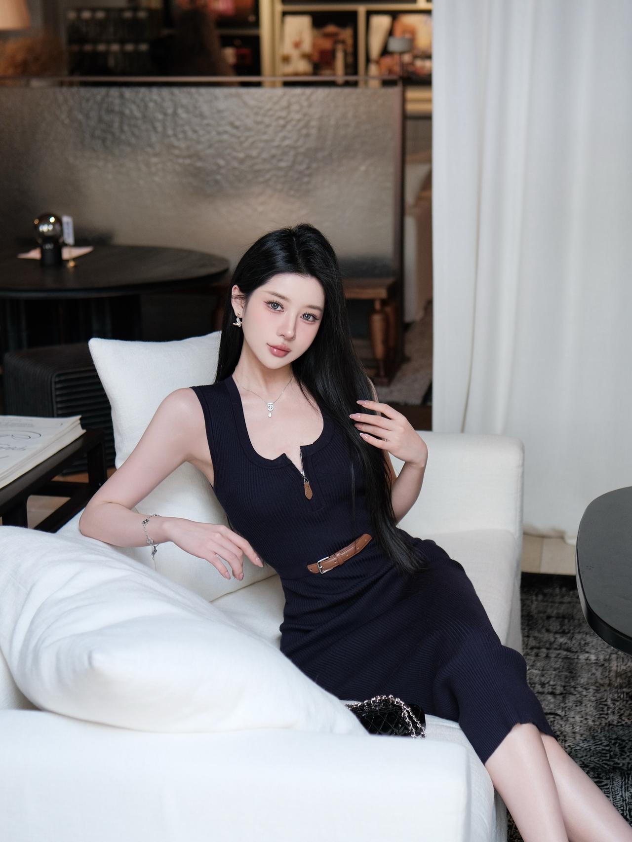 长腿御姐画报，优雅迷人风情！