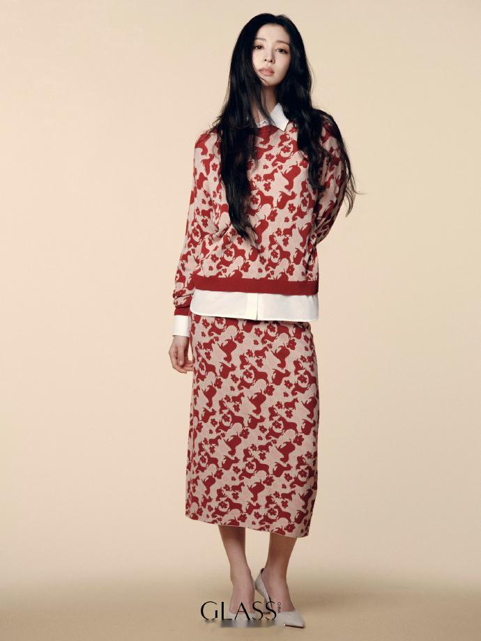 王楚然新春GLASS中文版杂志封面预告优雅又高级，把中式优雅和意式浪漫结合得恰到