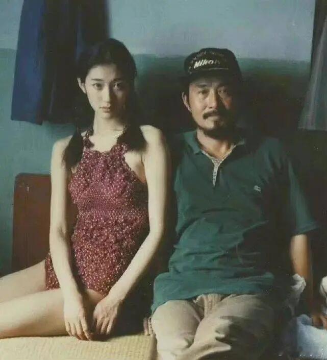 李小冉美了一辈子李小冉没有尴尬期的美人 李小冉真的是老天爷追着喂饭吃，每个阶段都