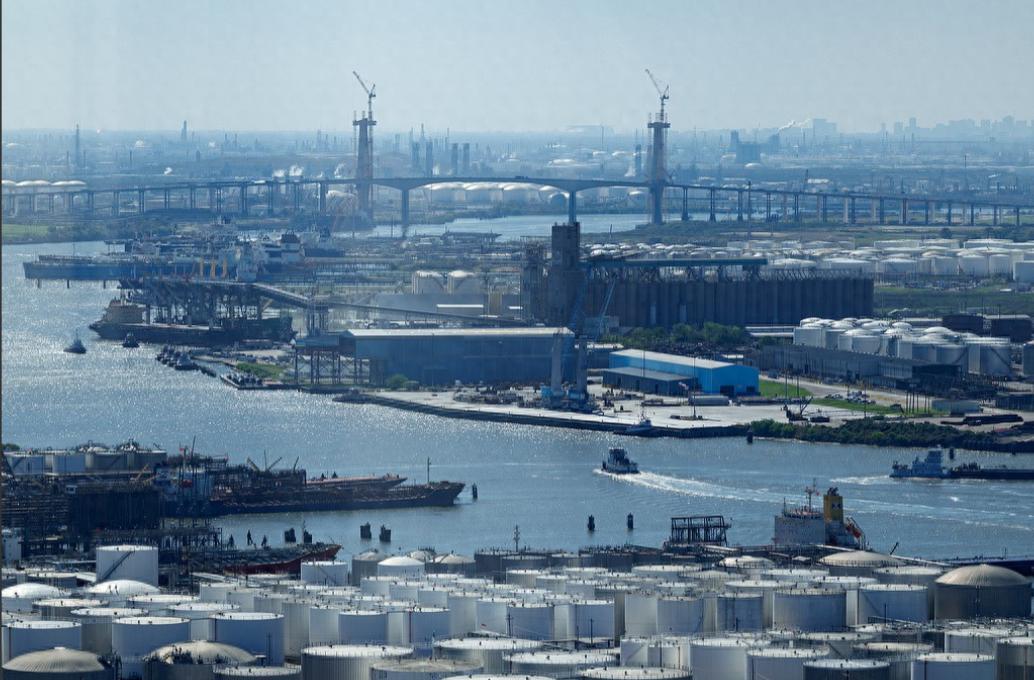 新消息，美国总统特朗普签署破例令

3月18日，美国总统特朗普大手一挥，签下了一