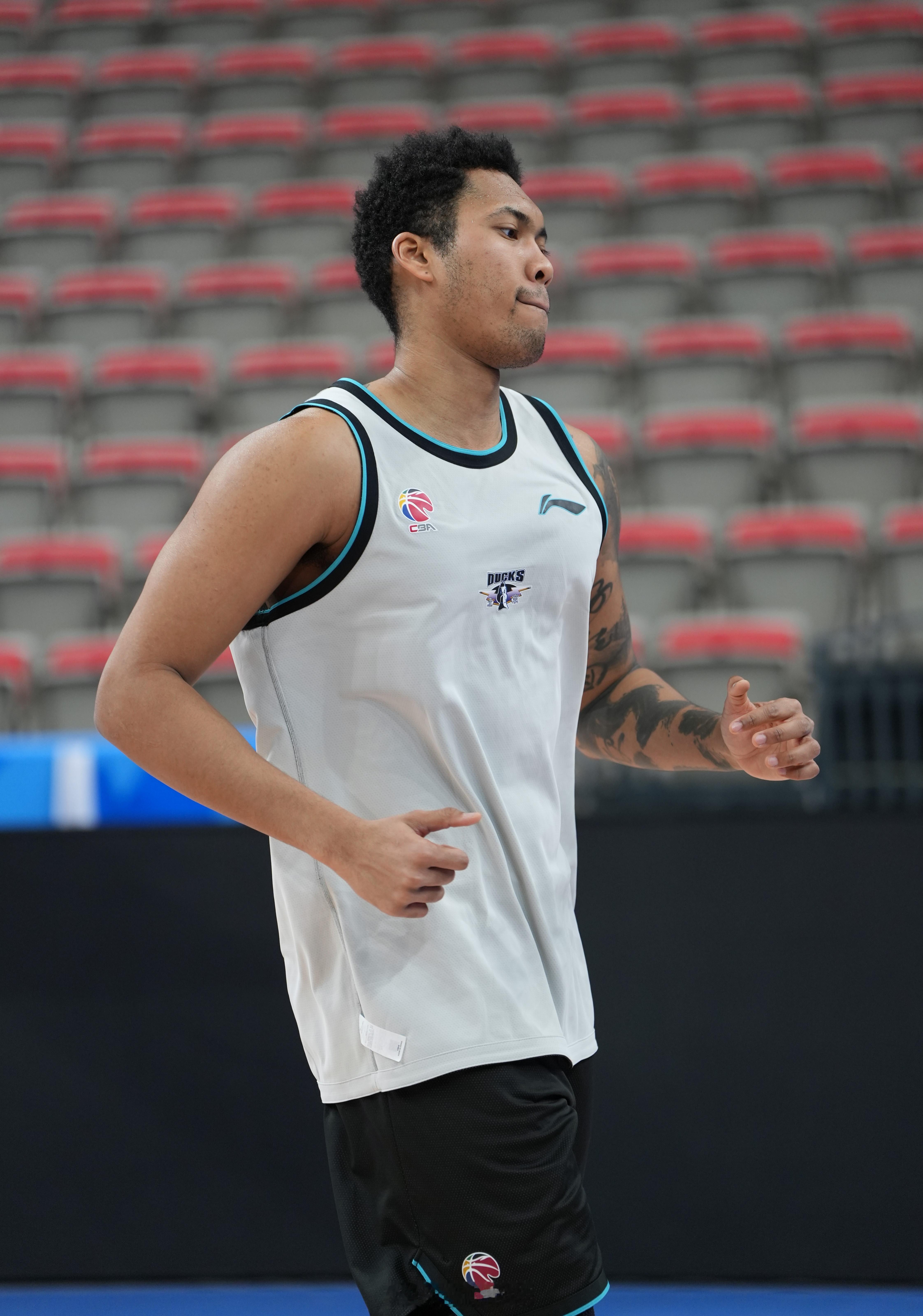 北京男篮vs宁波男篮 内线告急，老塔回归！ 