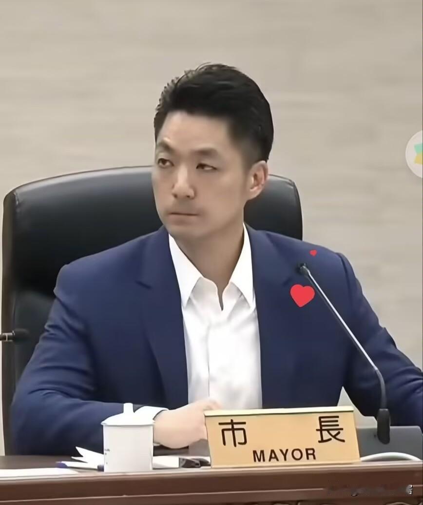 9月2日，台北市教育局发声：把市长蒋万安的大儿子蒋得立推上了舆论风口。15岁的蒋