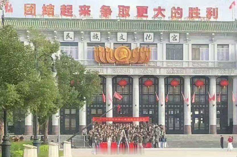 杨紫欧豪官宣开机海报杨紫欧豪玉兰花开君再来开机官宣，你期待吗 