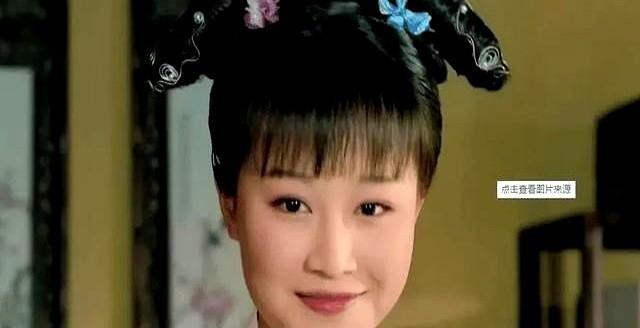 蓝盈莹这姐们儿，简直就是行走的“狼性”教科书！
当年拍《甄嬛传》，导演嫌她胖，她