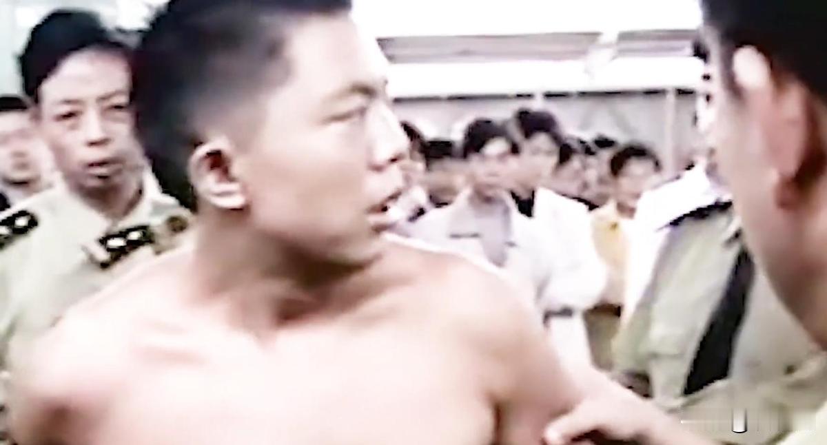 1999年湖南新邵“8·31”特大杀人案，是一场横跨九年的悲情复仇。凶手李青海为