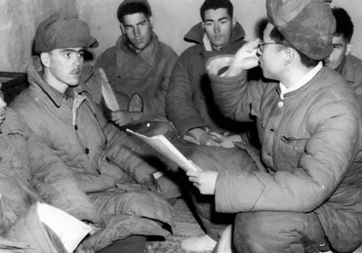 1948年淮海战役开打，粟裕推行即俘即补打法，被俘国军士兵半天完成思想转化，领枪