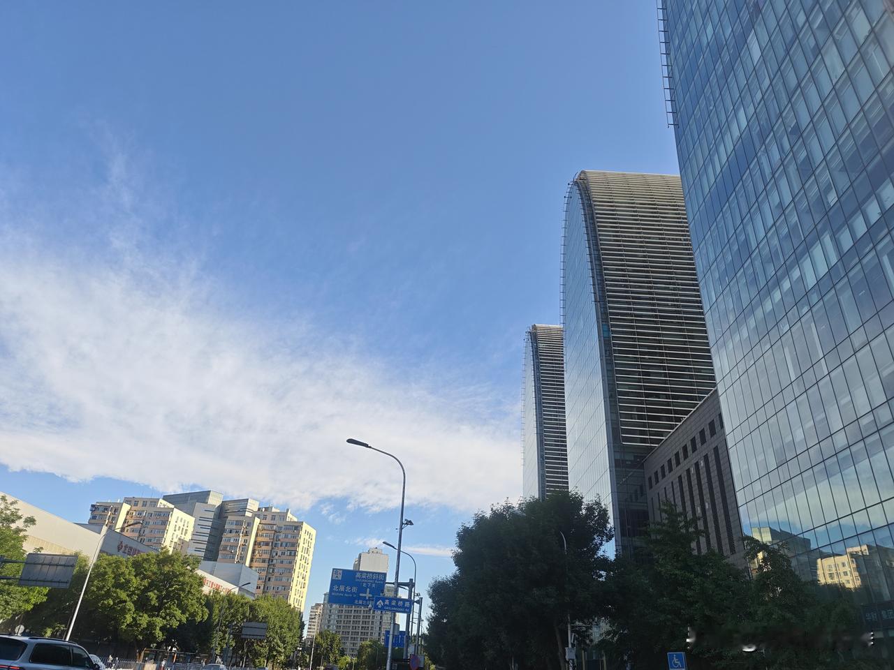 来头条好几年了，也是在头条上赚到过几千块钱的[捂脸]，这是在互联网上唯一看见点成