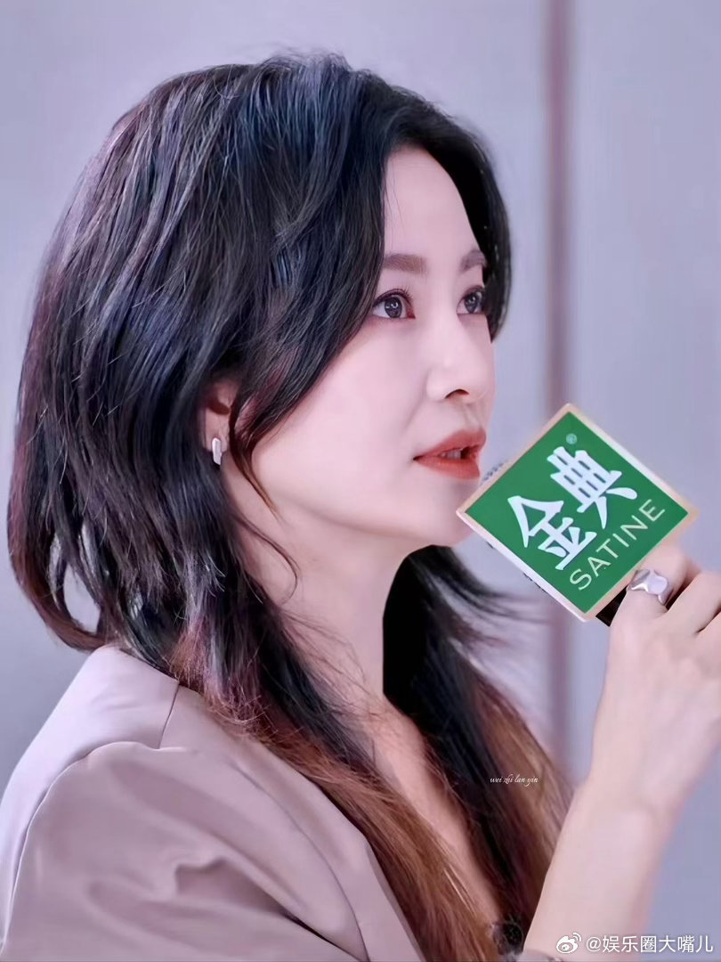 李晟十日终焉领口带血这个细节设计太用心！领口血迹印证章晨泽不曾脱离危险，李晟将角