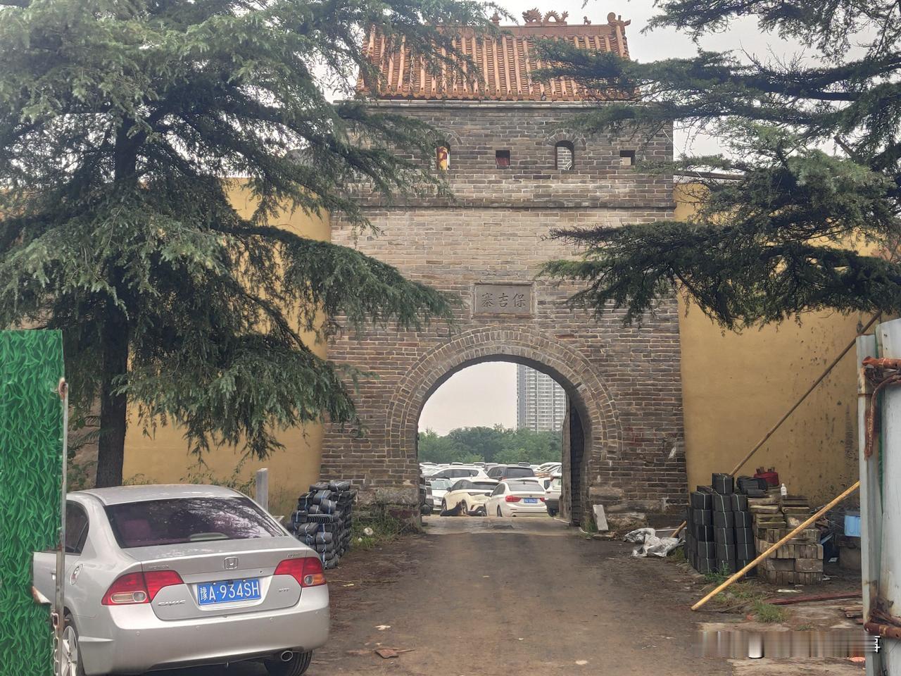 隐藏在郑州市区的古寨门楼！是不是很有沧桑感！？
