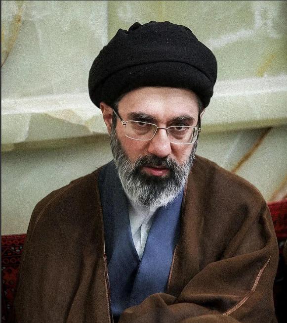 特朗普的仗白打了！等了3天，伊朗“新领袖”穆杰塔巴发声了
 
他公开发表了，报仇