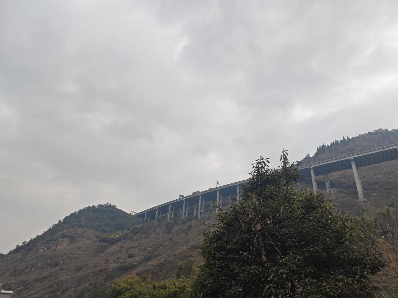 正月初五俗称“破五”，核心是送穷、迎财神、吃饺子，同时有不少讲究和禁忌，是春节期