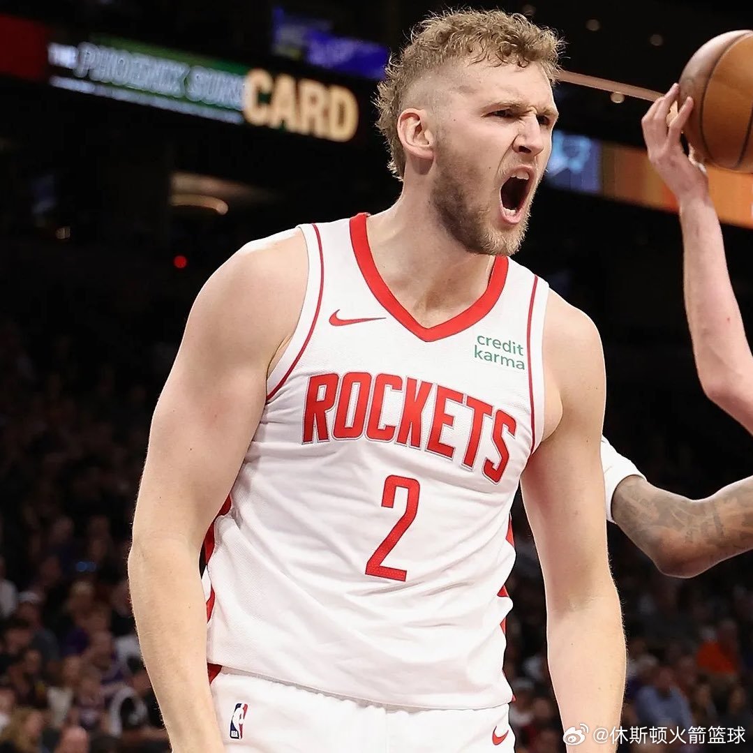 据ESPN消息人士透露，自由球员中锋乔克·兰代尔已与孟菲斯灰熊队达成协议。兰代尔