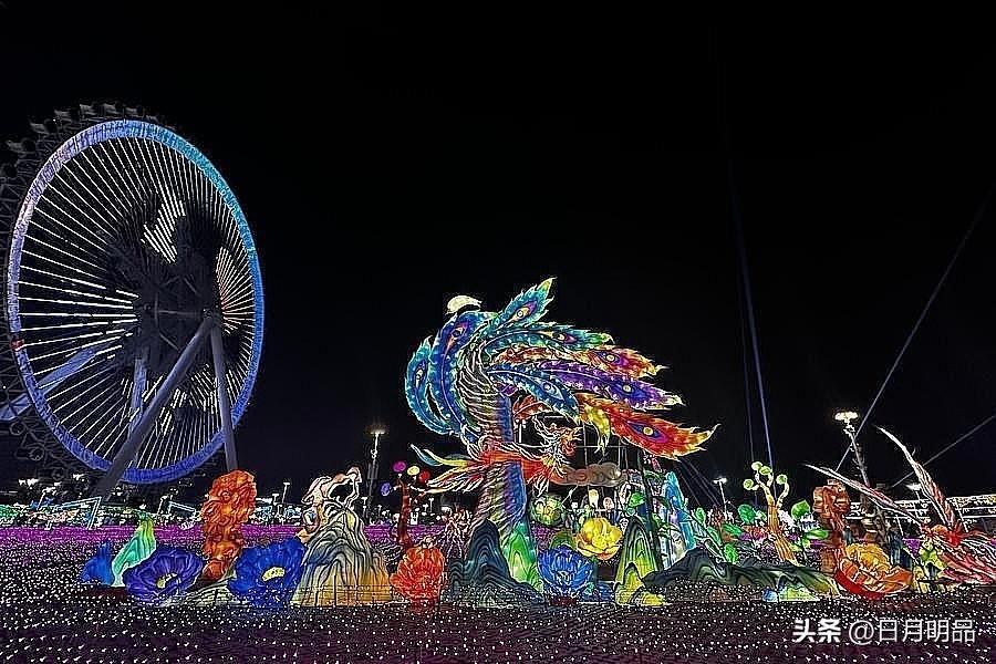 冰雪大世界夏天办非遗千灯会
 
标题：谁再说哈尔滨只有冬天好玩？冰雪大世界夏天的