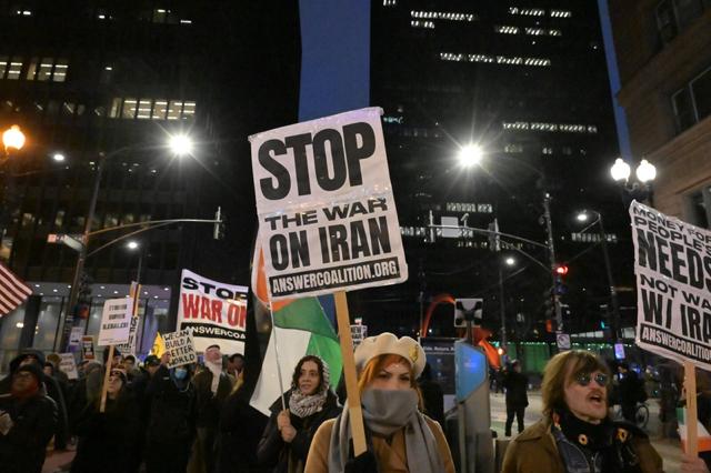 美以联合军事打击伊朗深度解析：目标、反击与未来变数

美以两国联合对伊朗展开军事