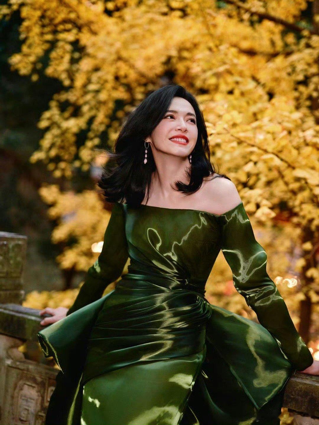 姚晨唱世界赠予我的好听 谁懂这种惊喜！姚晨唱《世界赠予我的》舞台状态满分，台风稳