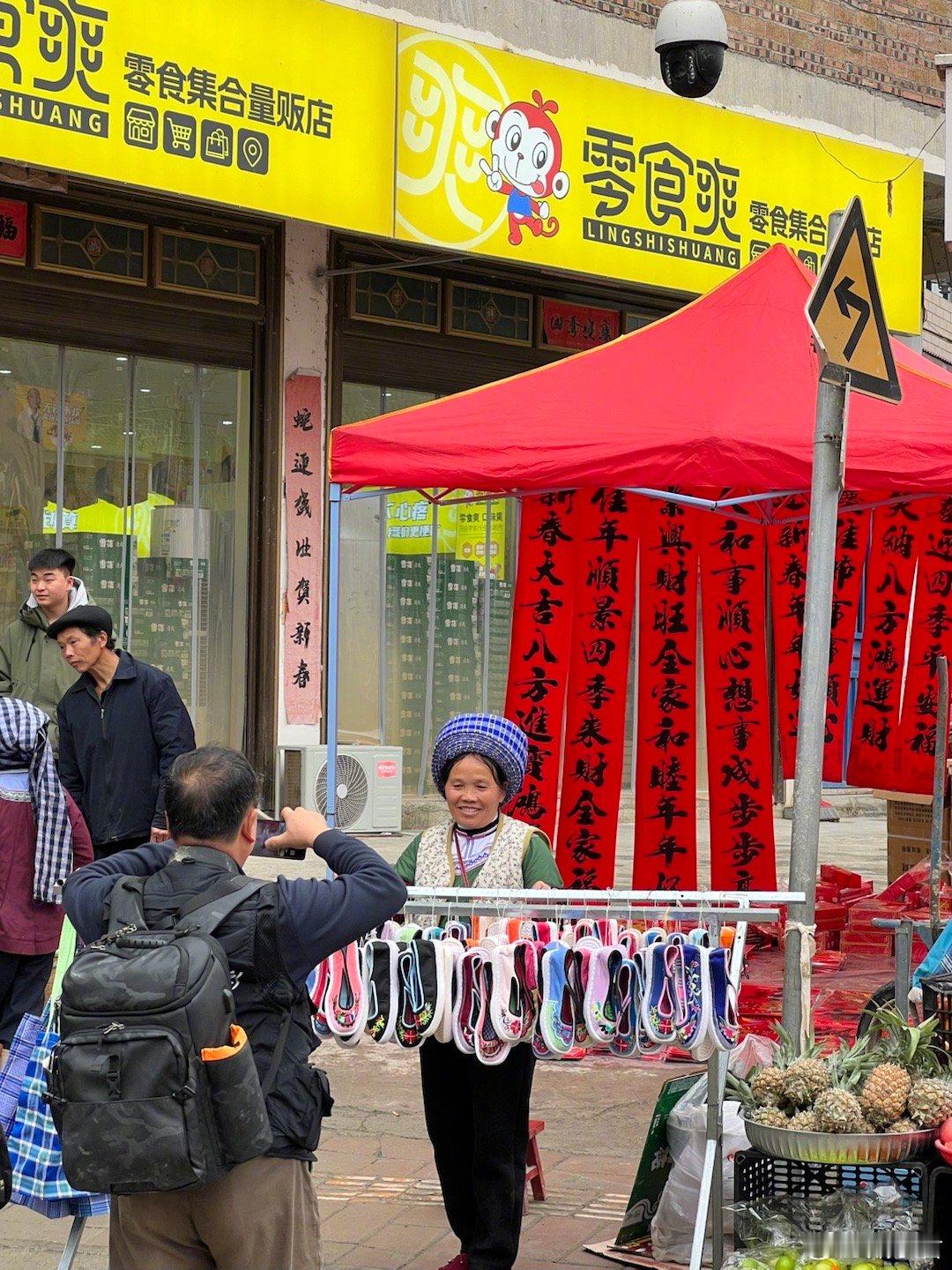 回乡见闻年前去帮我老妈卖了四天水果，腊月28才回来，这次感受：乡镇人的购买力好强