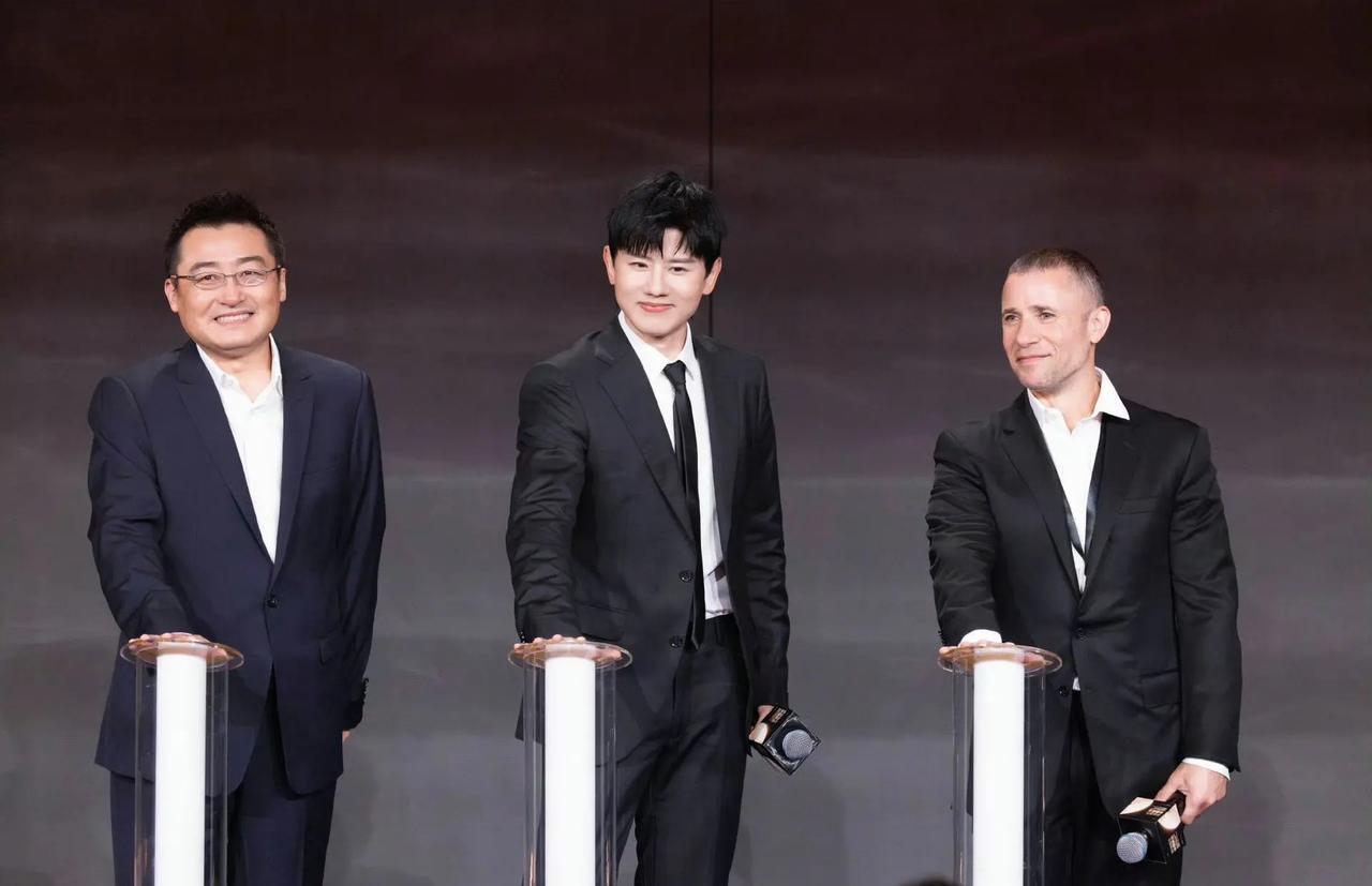 杰哥真的很棒，与环球音乐深度合作，太帅了向全世界安利张杰 张杰 不愧是你 巨头重