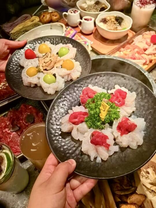 鲜的不得了的菌菇鸡汤～～